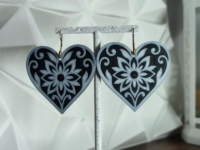 Aretes Corazón de Dalia