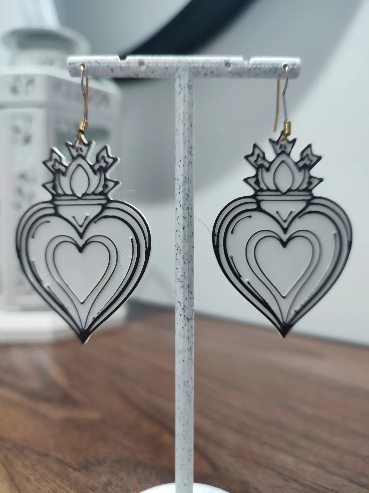 Aretes Llama del Sagrado Corazón view 3