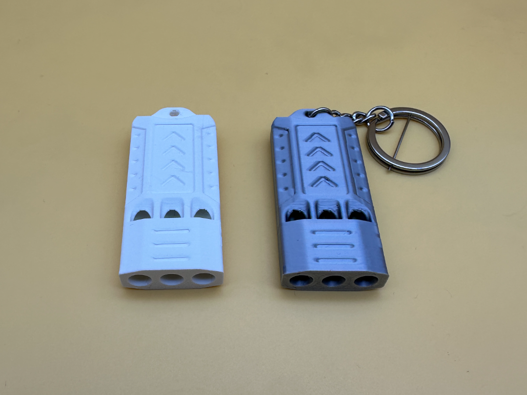 Miniatura 1 do modelo 3D 125dB三孔超大声口哨（哨子）、户外求生、配钥匙扣 (机甲风)  