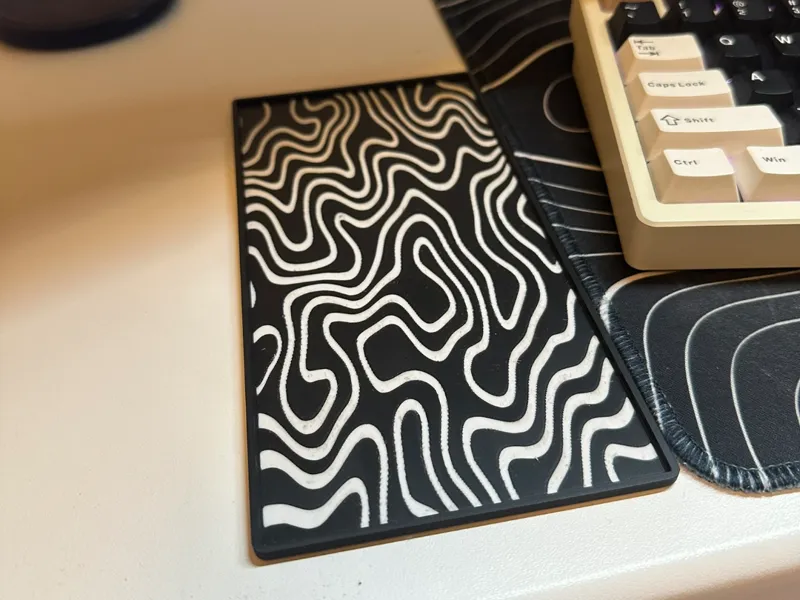 Topographic desk tray