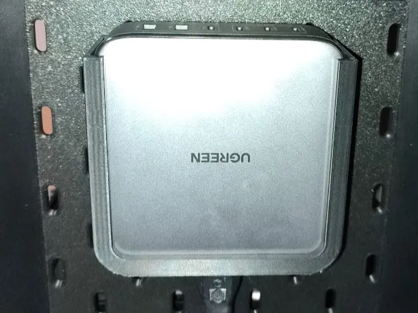 Ugreen Nexode 200W Skadis Mount