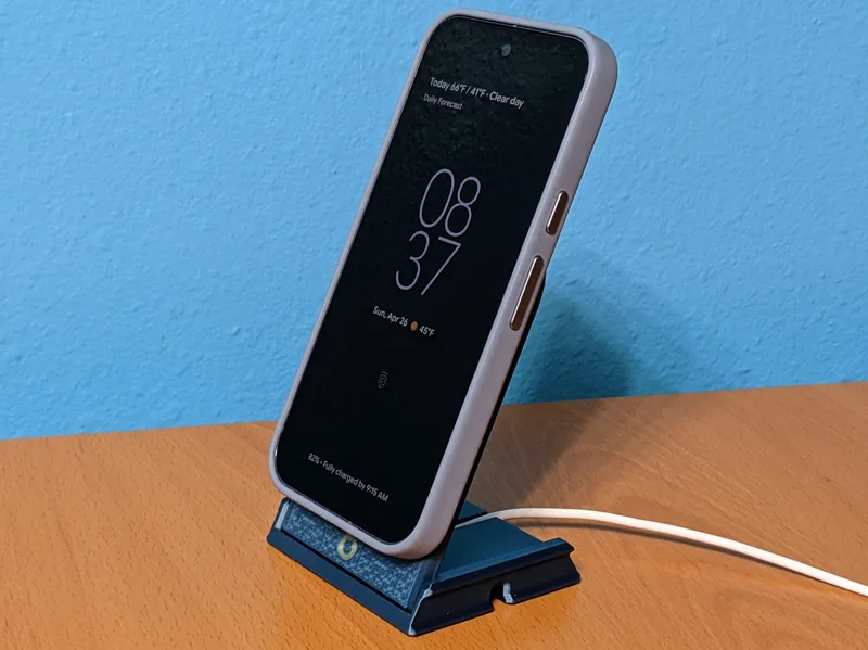 Pixelsnap Travel Charge Stand