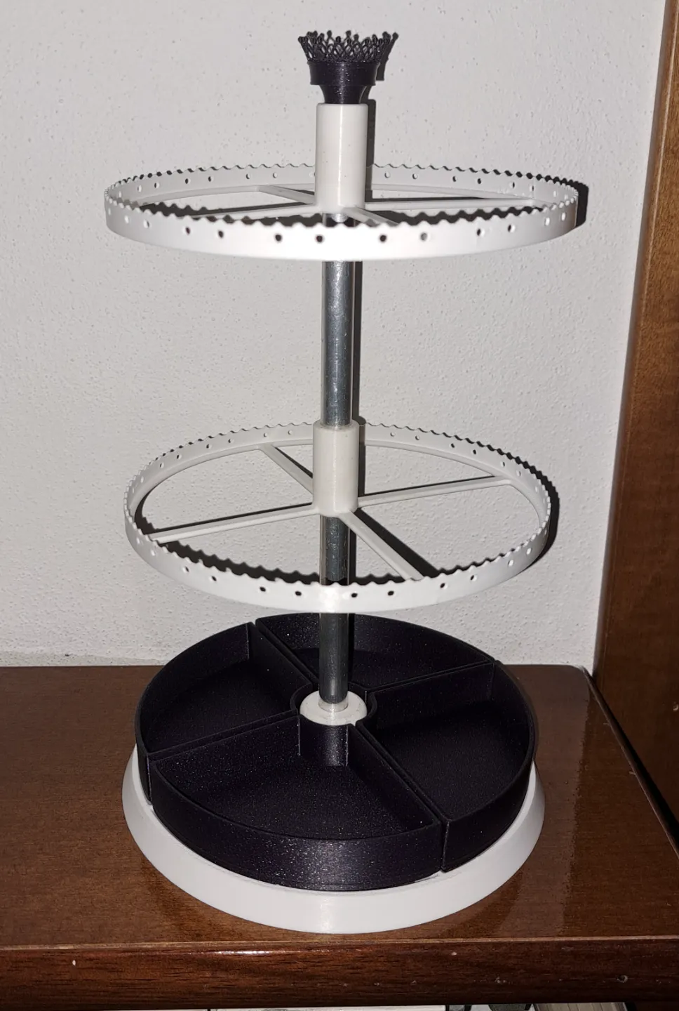 Earring stand with bearings view 3