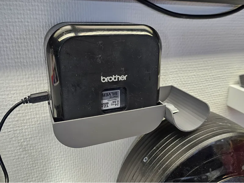 Brother P Touch - Wallmount and catcher