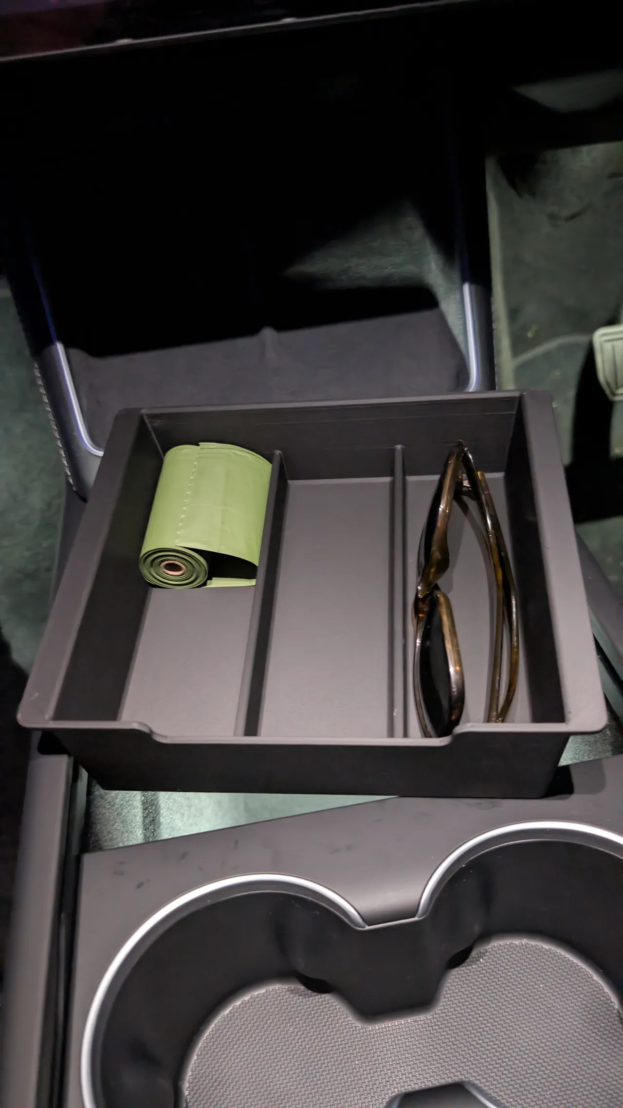 Tesla Model Y Juniper center console tray (small) view 2