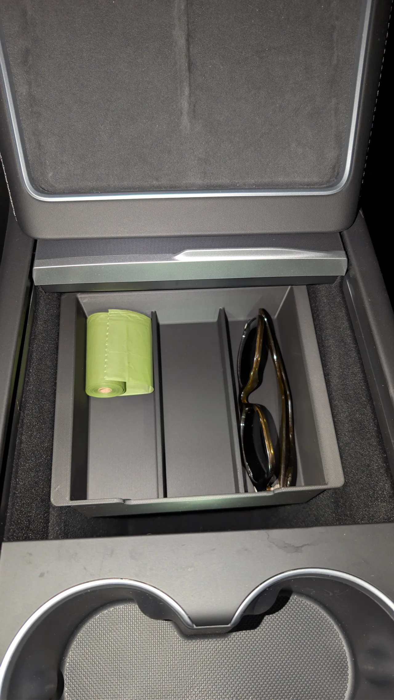 Tesla Model Y Juniper center console tray (small) view 4