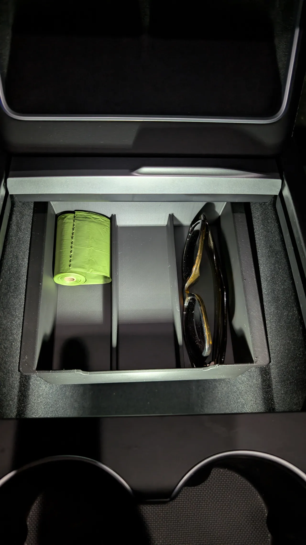 Tesla Model Y Juniper center console tray (small) view 3