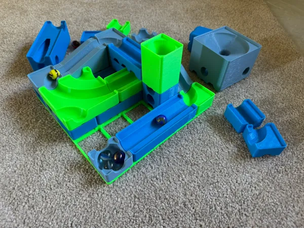 Jeu de construction de circuits à billes