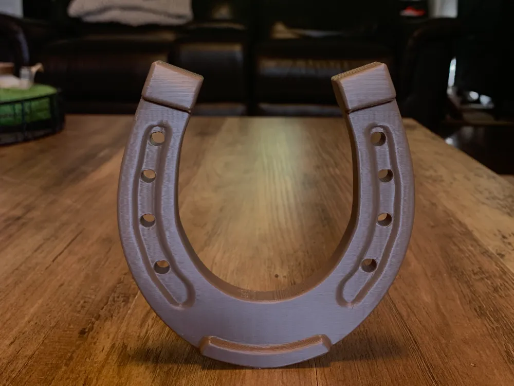 Figura decorativa: Horseshoe Replica. Referencia del modelo original.