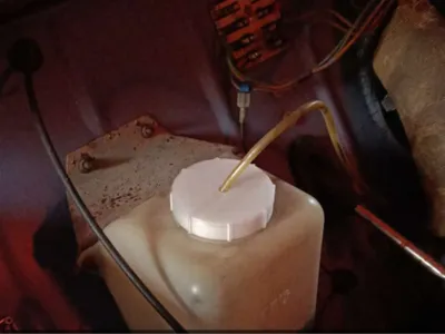 Citroen 2CV washer fluid cap