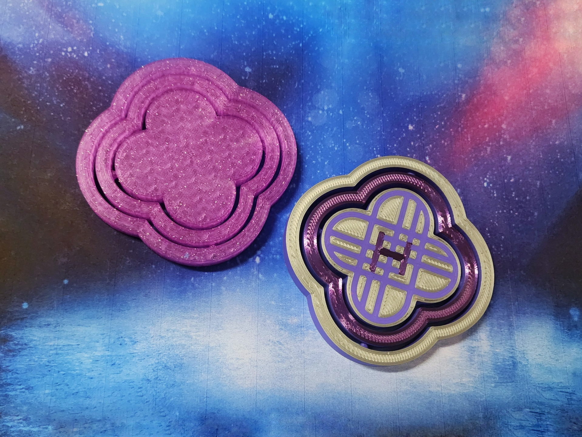 Huntrix Gyro Fidget Loop