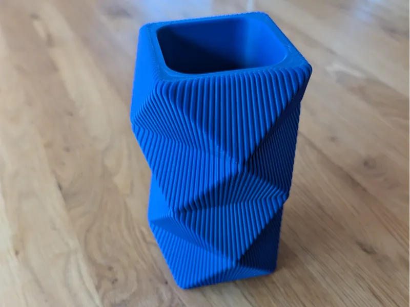 KineticTwist Vase
