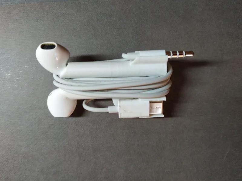 Cable organizer for wired Apple earpods