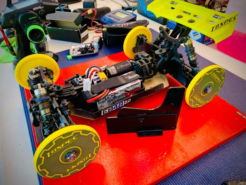 Setup wheels for 1:8 Off Road RC Buggy / Truggy