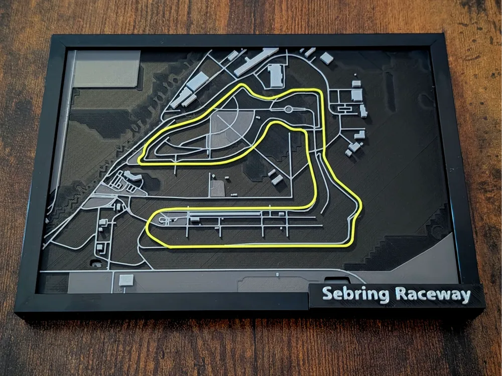 Figura decorativa: Sebring Raceway 3D Miniature. Referencia del modelo original.