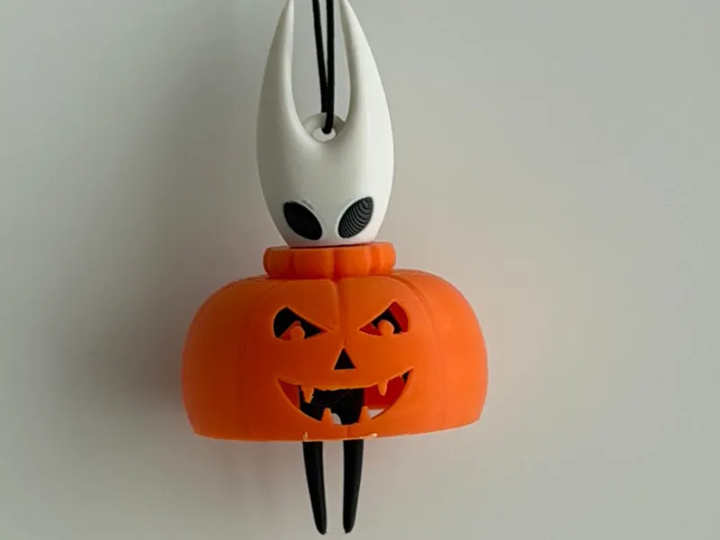 Spooky Hornet Pumpkin Cloak Keychain/Ornament