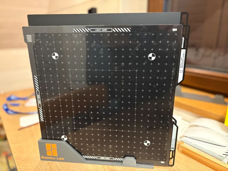 H2 Cutting Mat + Build Plate Stand