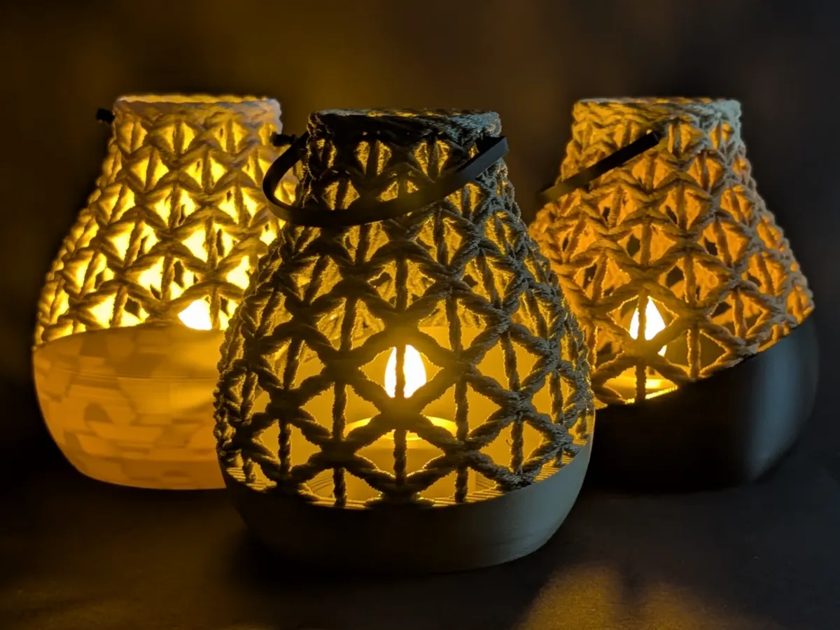 حامل شموع مزخرف مصمم خصيصًا - زخرفة مضيئة بإضاءة LED ملونة نابضة بالحياة