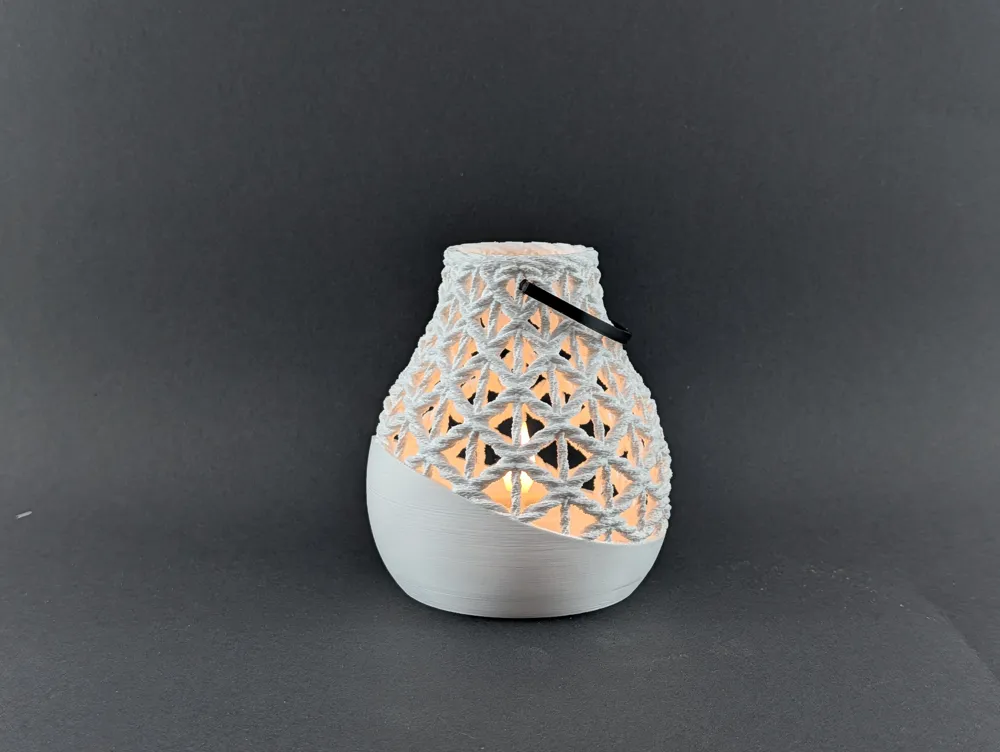 حامل شموع مزخرف مصمم خصيصًا - زخرفة مضيئة بإضاءة LED ملونة نابضة بالحياة