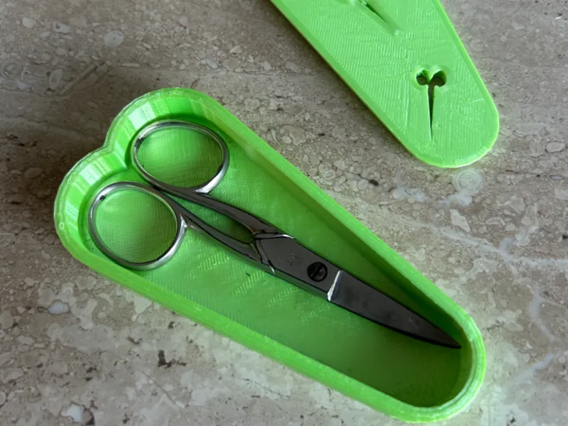 Manicure scissors case