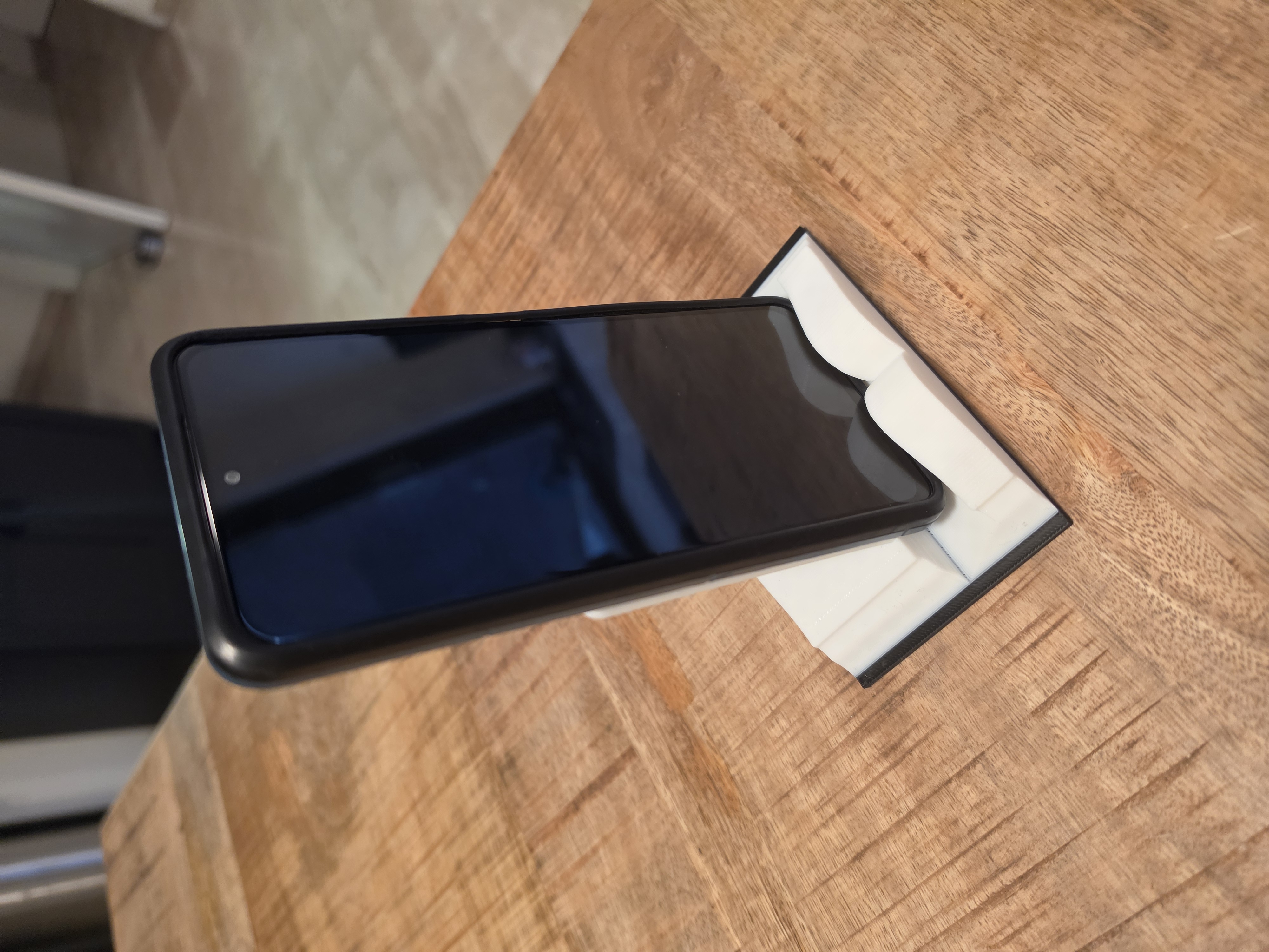 Miniatura 1 do modelo 3D Open Book Phone/Tablet Stand