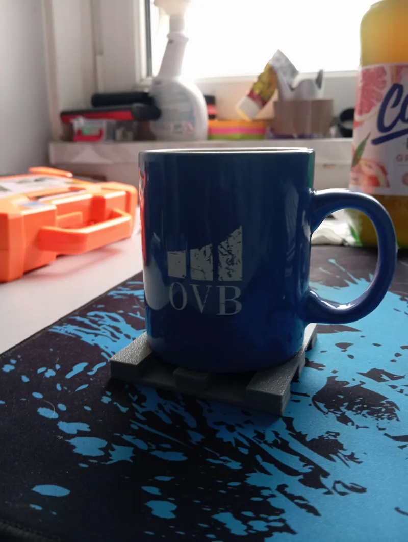 Pallet saucer under the mug