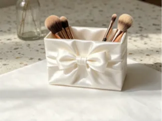 Silk-textured bow-shaped storage tray