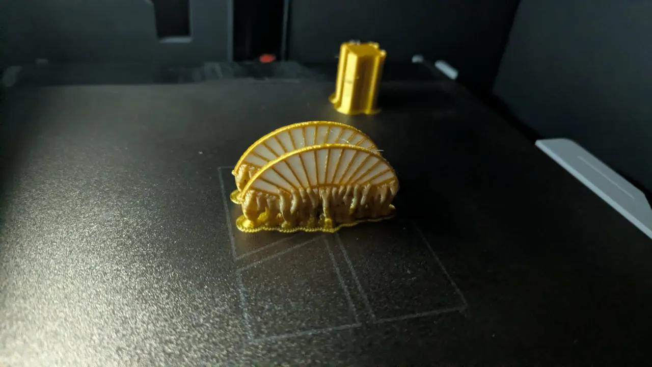 Golden Sakura Fans Earrings view 4