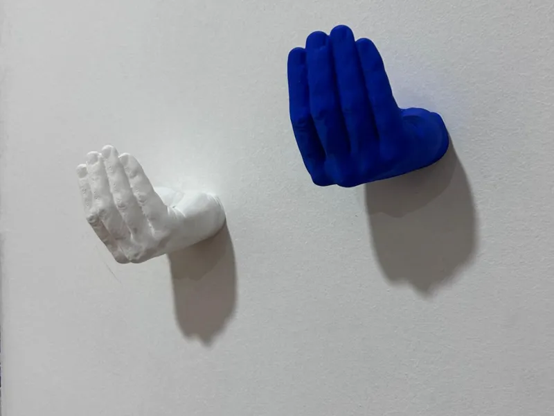 Italian hand gesture hook