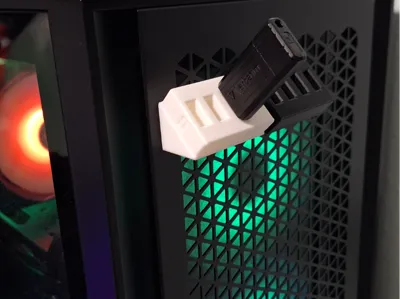 Magnetic USB Organizer
