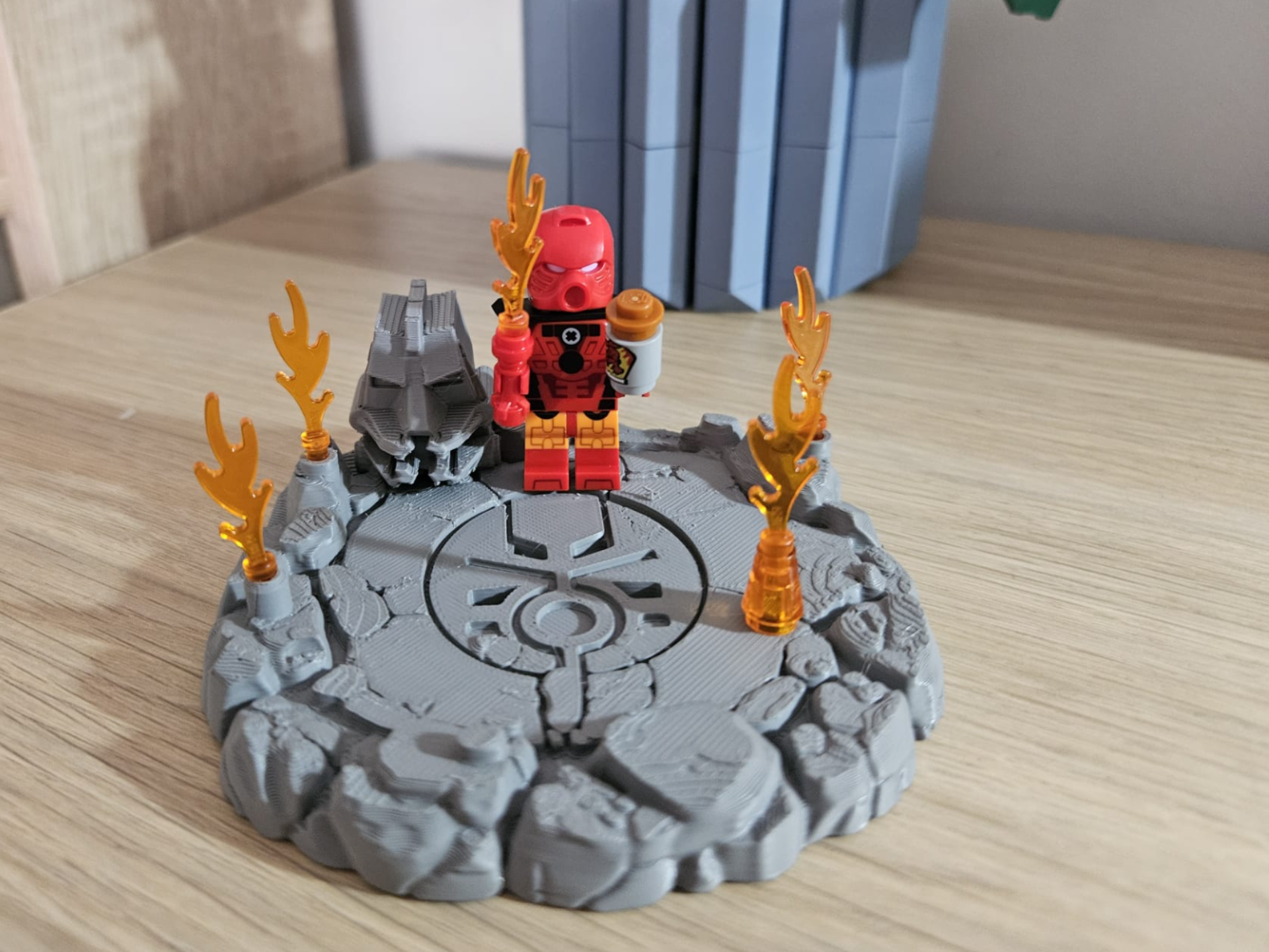 stand for the tahu bionice L.ego mini figure