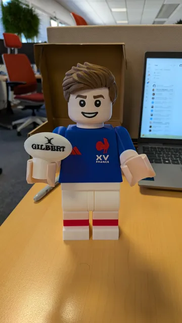 Figura decorativa: Fabien Pelous – French Rugby Legend — vista de referencia 3