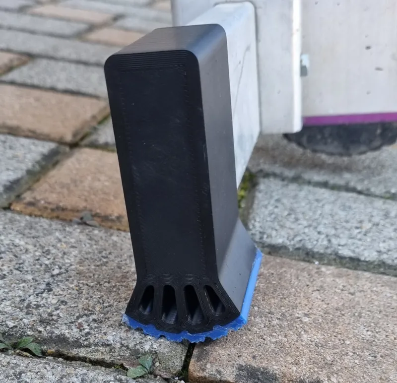 Ladder foot with TPU pad