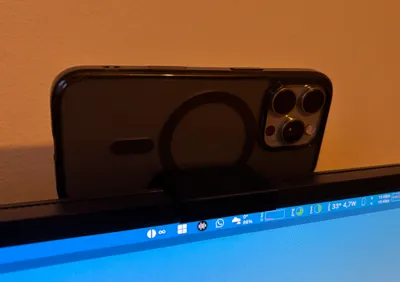 iPhone (with Case) Camera Mount for big Screens