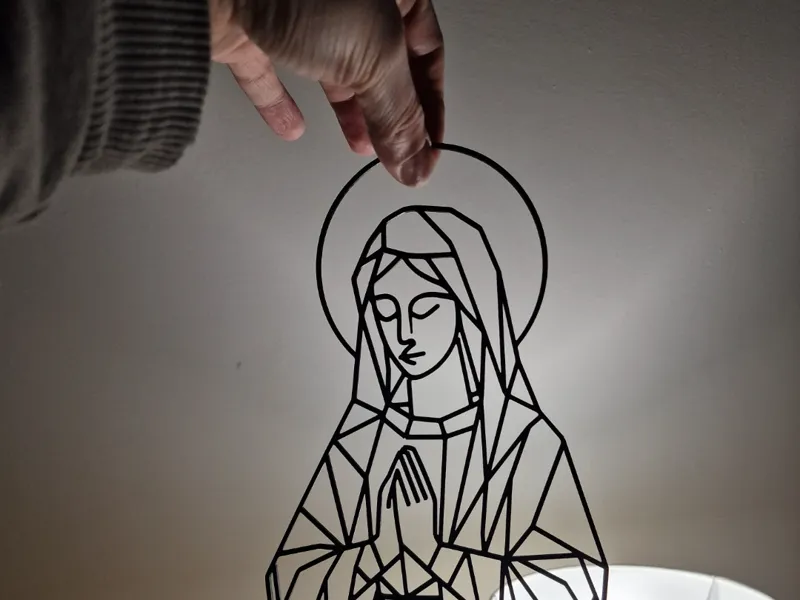 Geometric Maria Holy – Minimalist Wall Hanging