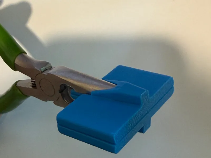 Wide clamps extensions for pliers