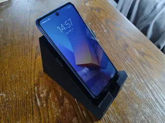 Weighted phone stand