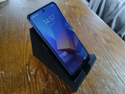 Weighted phone stand