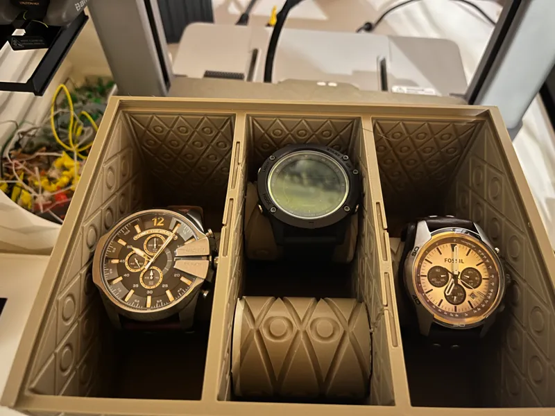 Watch storage box