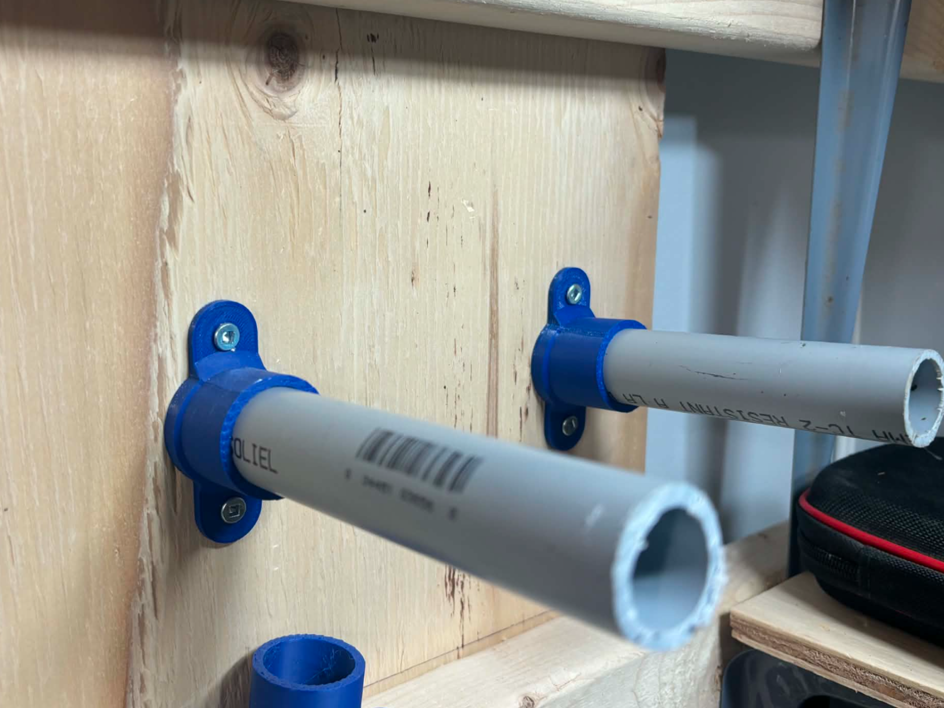 pvc pipe wall mount