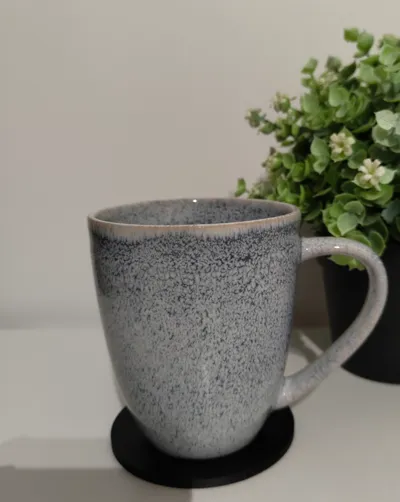 Cup coaster with flowers