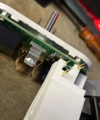 Pogo-pin programming clip for Shelly Plus Plug US