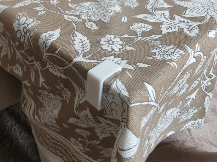 Miniatura 1 do modelo 3D Table cloth holder