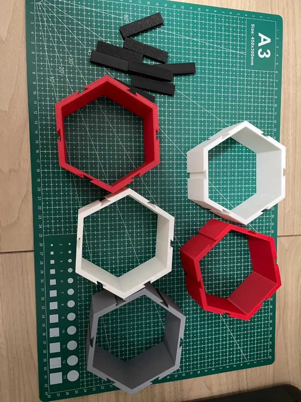 Honeycomb Modular Shelf, Small - Free 3D Print Model - MakerWorld