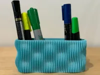 Pot à stylos strié moderne — photo 4