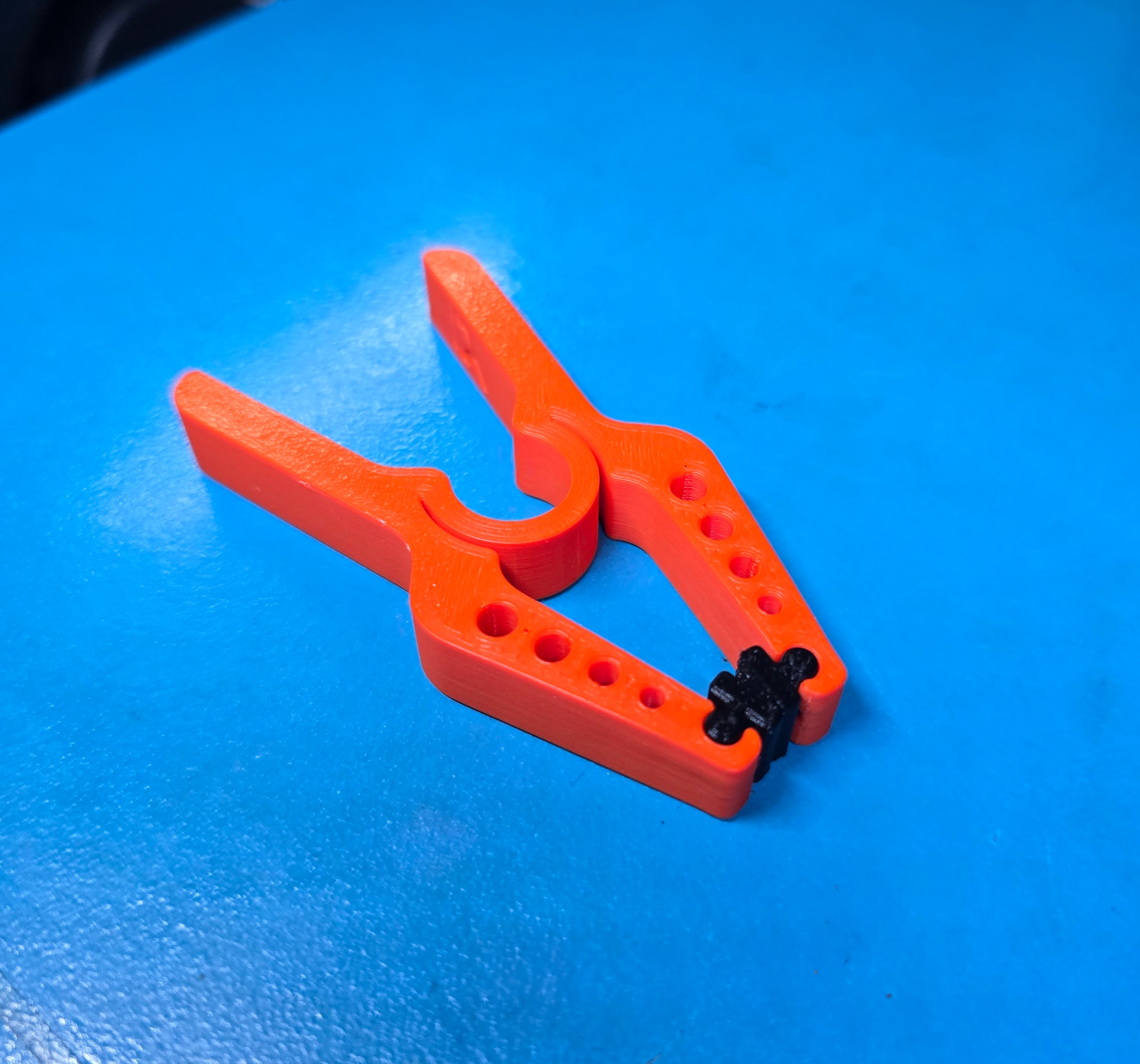 Miniatura 2 do modelo 3D Small Assembly Clamp