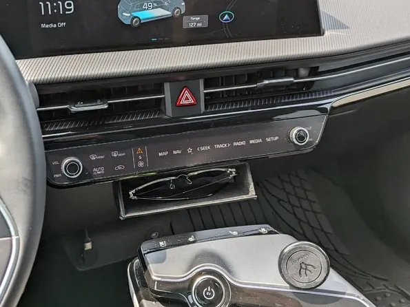 Range-lunettes pour Kia EV6 (v2)