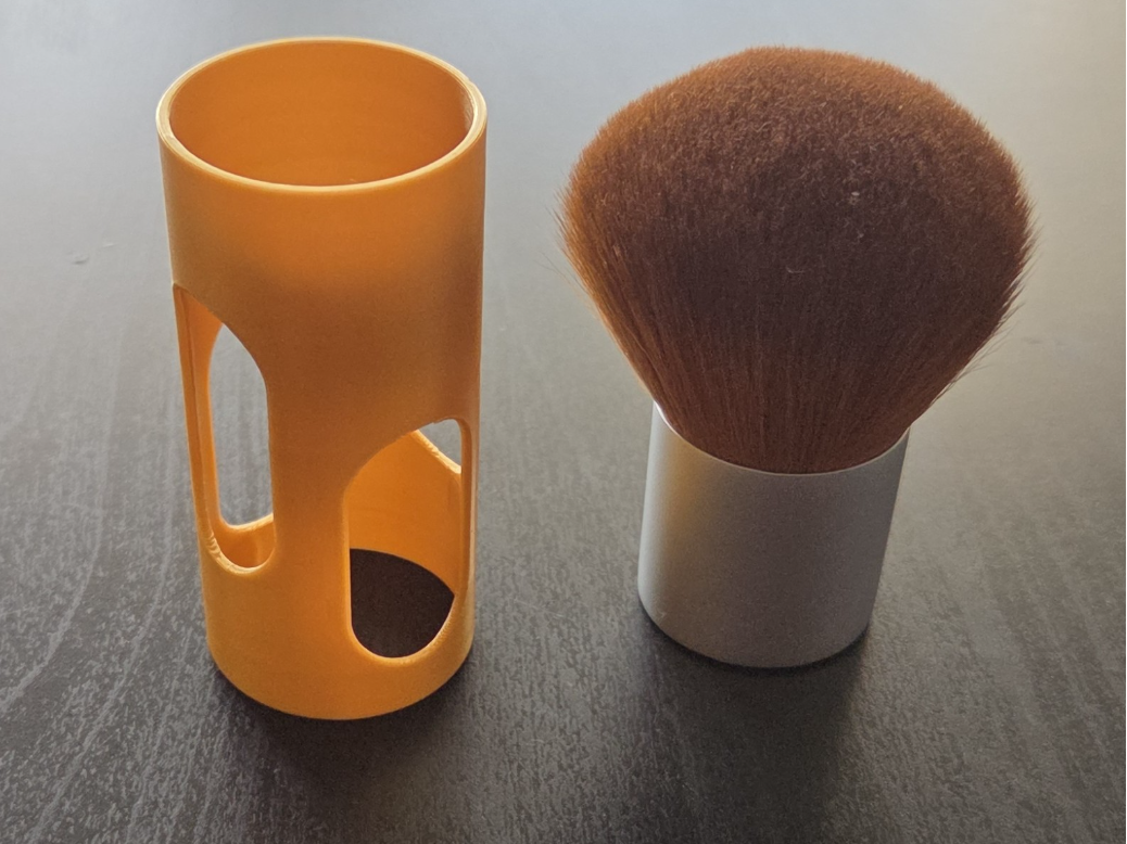 travel box for cosmetic brush Kabuki