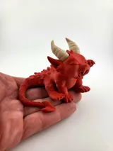 Фигурка на малък дракон