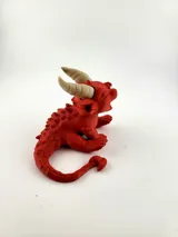 Фигурка на малък дракон